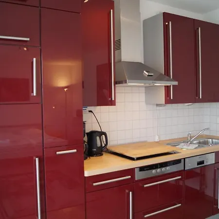 Schoenes Appartm. Mit Suedbalkon, Blick Auf Schloonsee, Tiefgarage Lägenhet