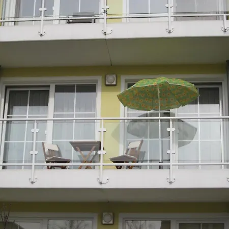 Schoenes Appartm. Mit Suedbalkon, Blick Auf Schloonsee, Tiefgarage *